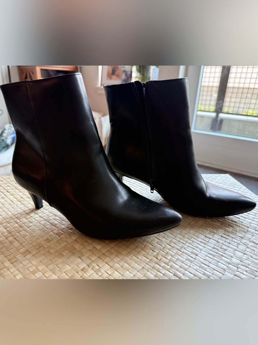Old Navy Black Pointed-Toe Ankle Booties